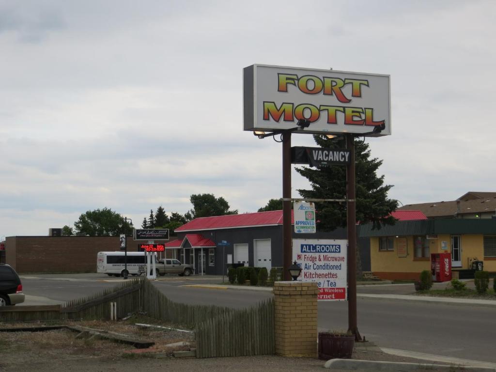 Fort Motel Fort Macleod Extérieur photo