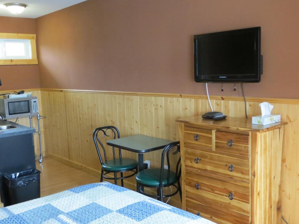 Fort Motel Fort Macleod Extérieur photo