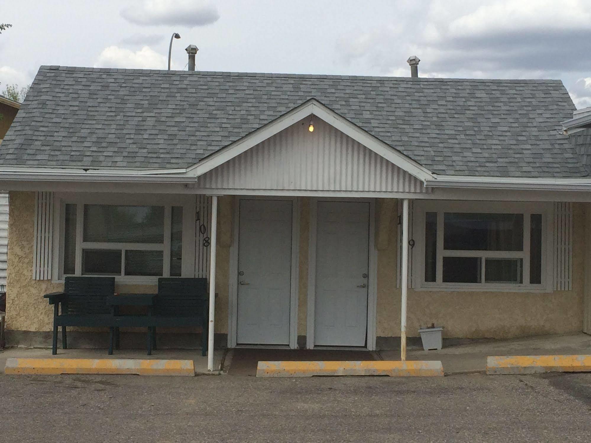 Fort Motel Fort Macleod Extérieur photo