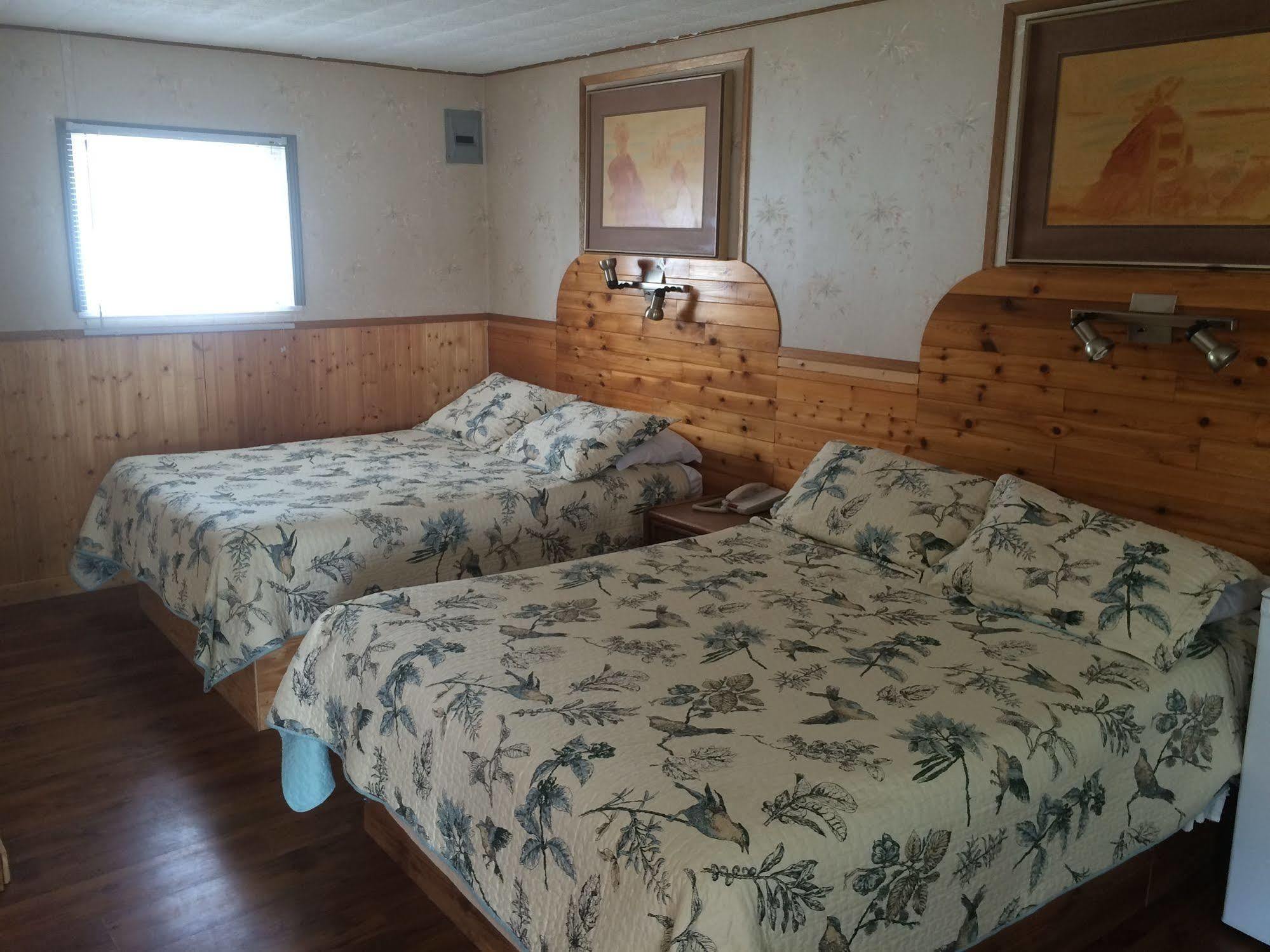 Fort Motel Fort Macleod Extérieur photo